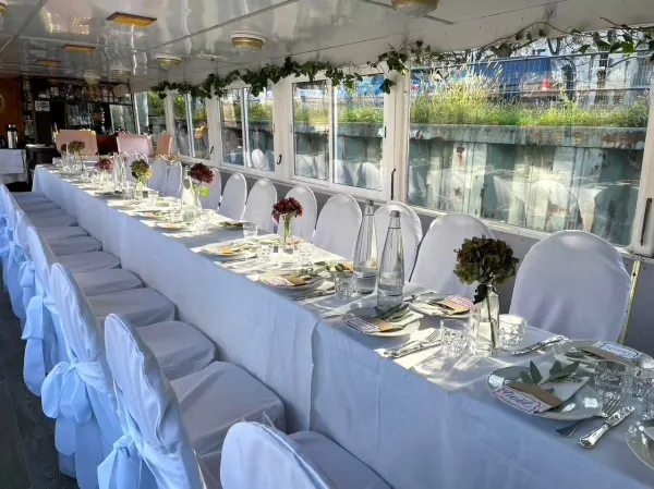 MS Saga dekorierter Salon Hochzeit